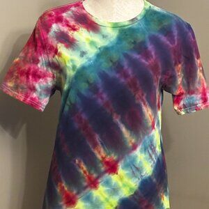 HOMEMADE: Tie-dye Gildan Soft-Style T-shirt Small